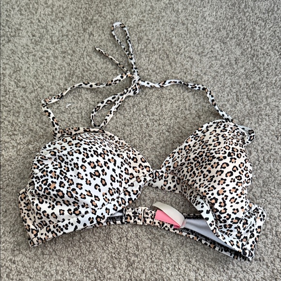 Victoria's Secret Other - Leopard Print Bikini Top